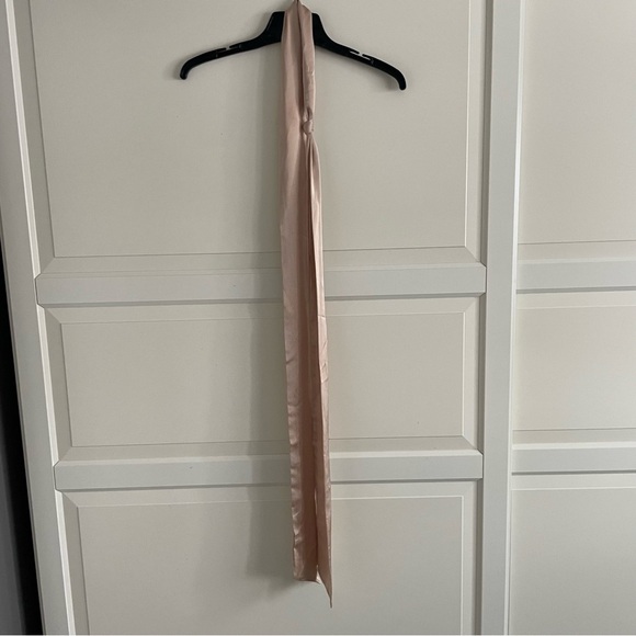 Show me your Mumu Alexis ruffled satin midi dress with belt 20316 - Picture 8 of 16